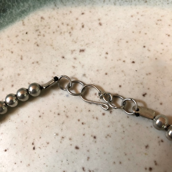 ☀️ Silver and Black Beaded 18” Necklace - Picture 3 of 6